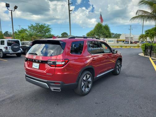 Radiant Red Metallic II 2026 Honda Pilot Touring 8-Passenger