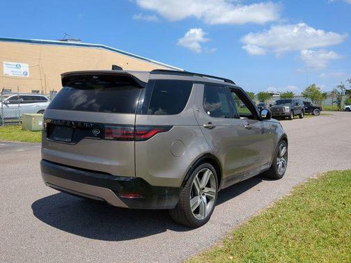 2022 Land Rover Discovery P360 HSE R-Dynamic
