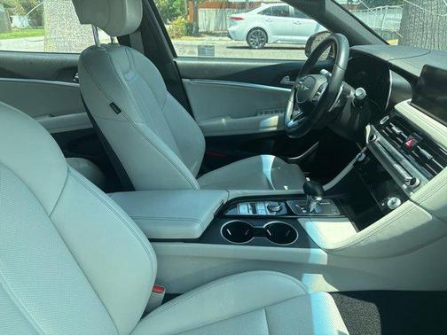 2024 Genesis G70 2.5T RWD