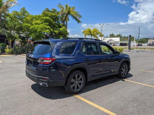 2025 Honda Pilot Sport