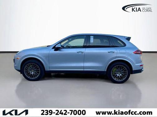 Rhodium Silver Metallic 2017 Porsche Cayenne Cayenne S E-Hybrid Platinum Edition