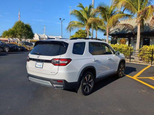 2023 Honda Pilot AWD Elite