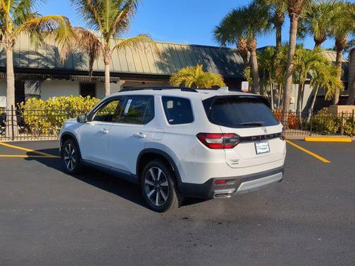 2023 Honda Pilot AWD Elite