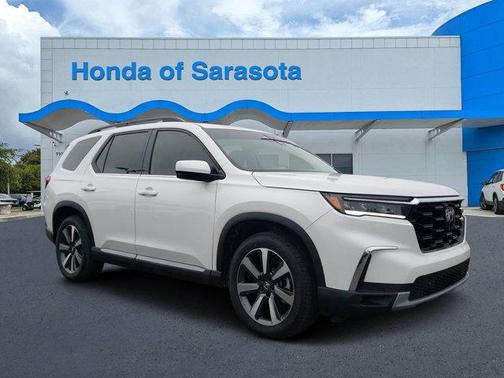2025 Honda Pilot Touring 8-Passenger