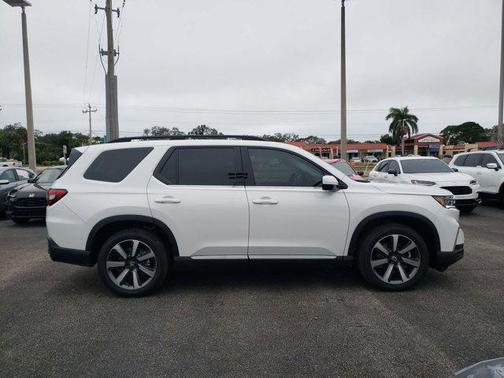 2025 Honda Pilot Touring 8-Passenger