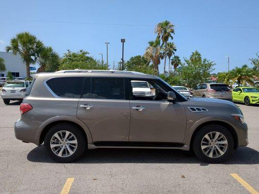 2017 INFINITI QX80 Base