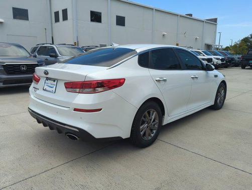 2020 Kia Optima LX