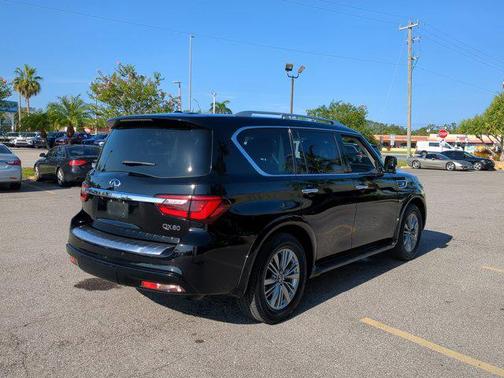 2018 INFINITI QX80 Base