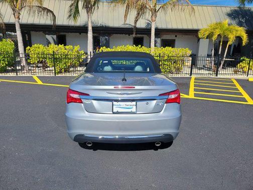 2014 Chrysler 200 Touring