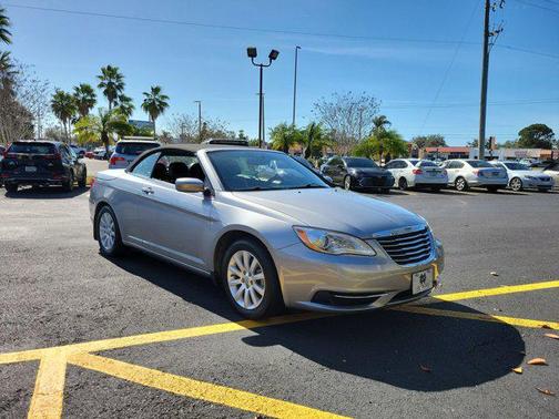 2014 Chrysler 200 Touring