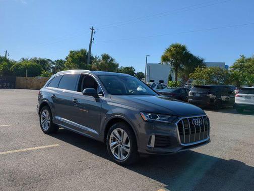 2021 Audi Q7 45 Premium Plus