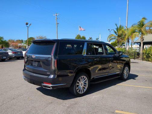 2023 Cadillac Escalade ESV Premium Luxury