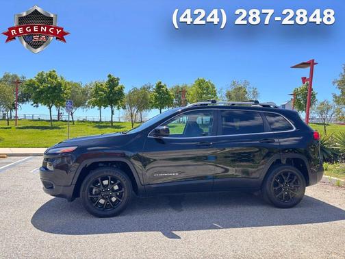 Diamond Black Crystal Pearlcoat 2017 Jeep Cherokee Sport