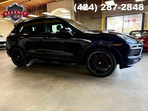 2013 Porsche Cayenne GTS