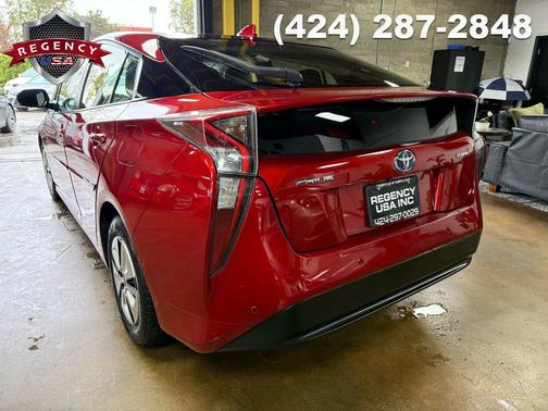2018 Toyota Prius Four Touring