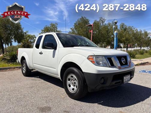 White 2019 Nissan Frontier S