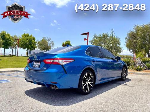 Blue 2019 Toyota Camry SE