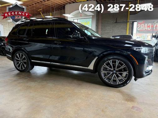 Black Sapphire Metallic 2021 BMW X7 xDrive40i