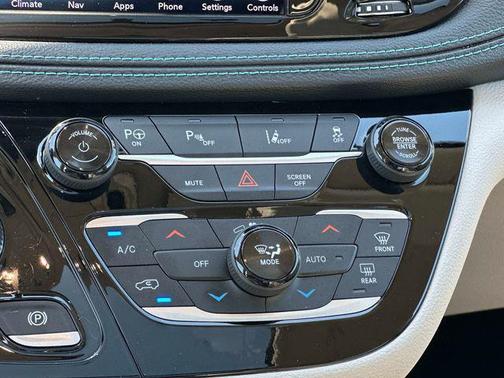 Gray Clearcoat 2020 Chrysler Pacifica Hybrid Limited