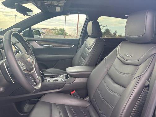 2023 Cadillac XT5 Sport