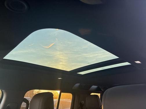 2022 Land Rover Defender 110 X-Dynamic HSE