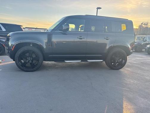 2022 Land Rover Defender 110 X-Dynamic HSE