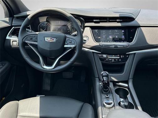 2025 Cadillac XT6 Luxury AWD