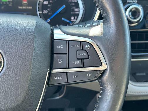 2021 Toyota Highlander Hybrid Limited