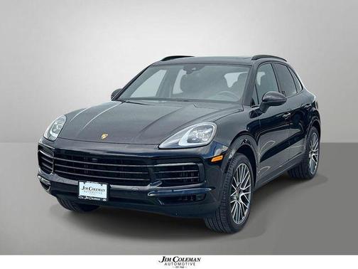 Jet Black Metallic 2022 Porsche Cayenne Platinum Edition