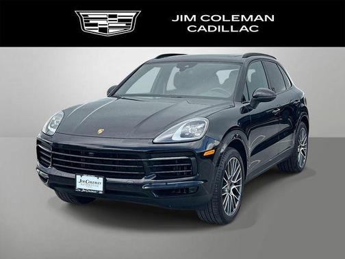 Jet Black Metallic 2022 Porsche Cayenne Platinum Edition