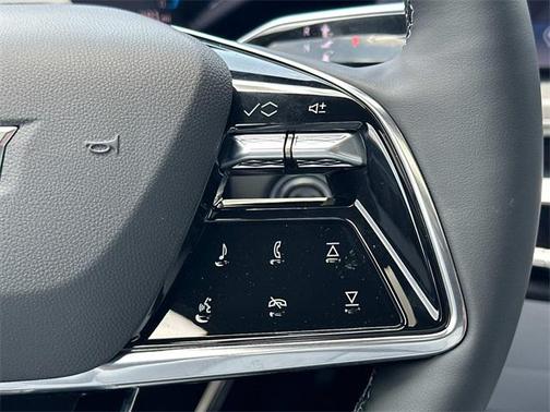 2025 Cadillac LYRIQ Luxury w/1SD