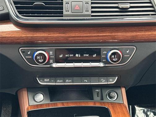 2022 Audi Q5 45 S line Premium Plus