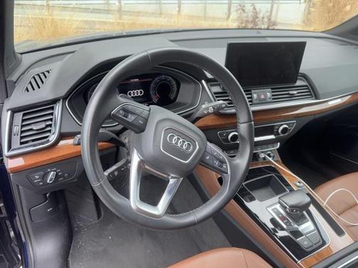 2022 Audi Q5 45 S line Premium Plus