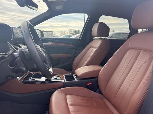 2022 Audi Q5 45 S line Premium Plus