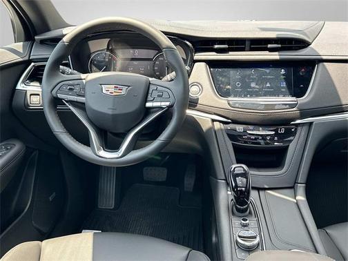 2025 Cadillac XT6 Luxury AWD