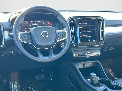 2021 Volvo XC40 T4 Momentum