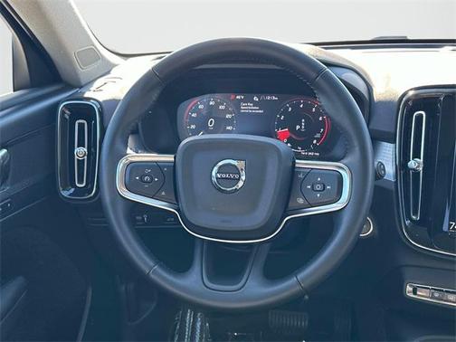 2021 Volvo XC40 T4 Momentum