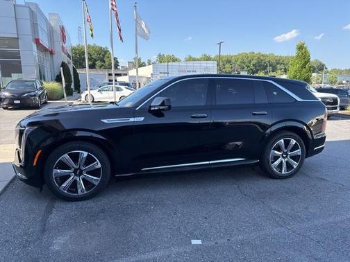 2025 Cadillac Escalade IQ Luxury 2