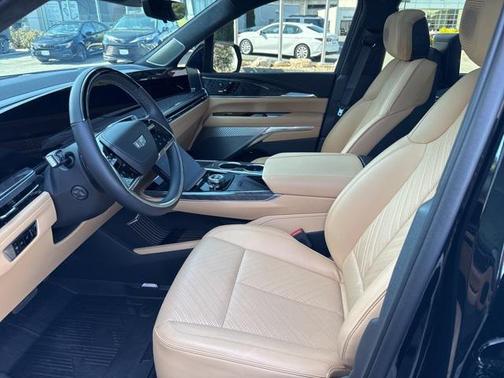 2025 Cadillac Escalade IQ Luxury 2