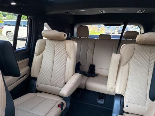 2025 Cadillac Escalade IQ Luxury 2