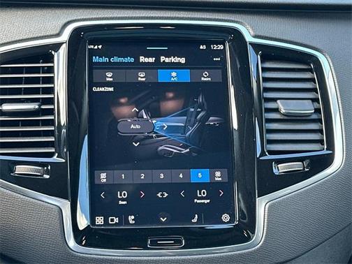2023 Volvo XC90 B6 Plus 7-Seater