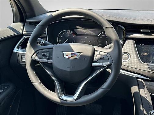 2025 Cadillac XT6 Luxury AWD