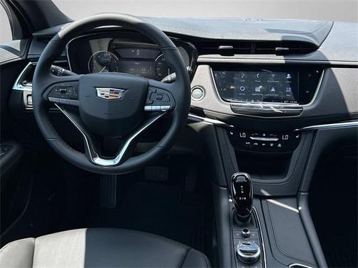 2025 Cadillac XT6 Luxury AWD