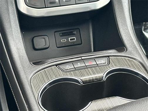 2022 GMC Acadia AWD SLT