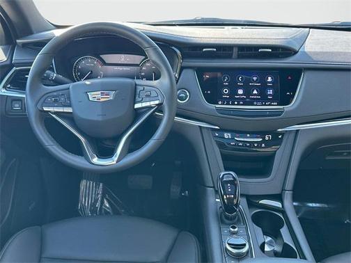 2025 Cadillac XT6 Luxury AWD