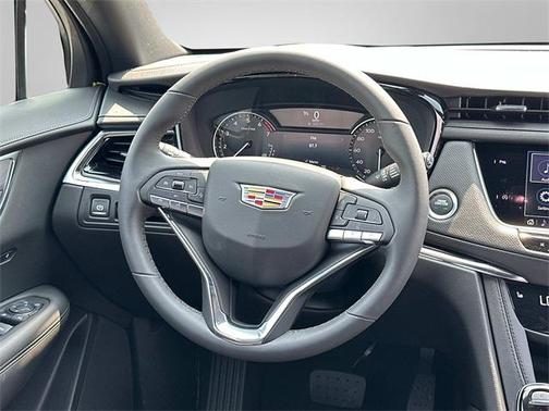 2025 Cadillac XT6 Luxury AWD