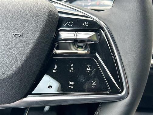 2025 Cadillac LYRIQ Luxury w/1SD