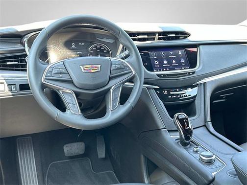 2025 Cadillac XT5 Luxury