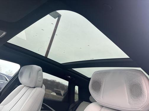 2025 Cadillac LYRIQ Sport