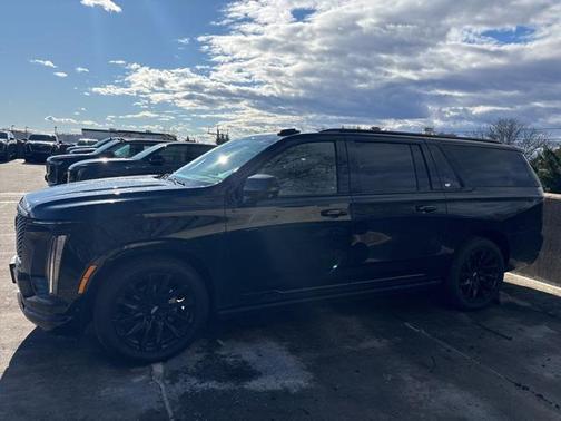 2025 Cadillac Escalade ESV Sport